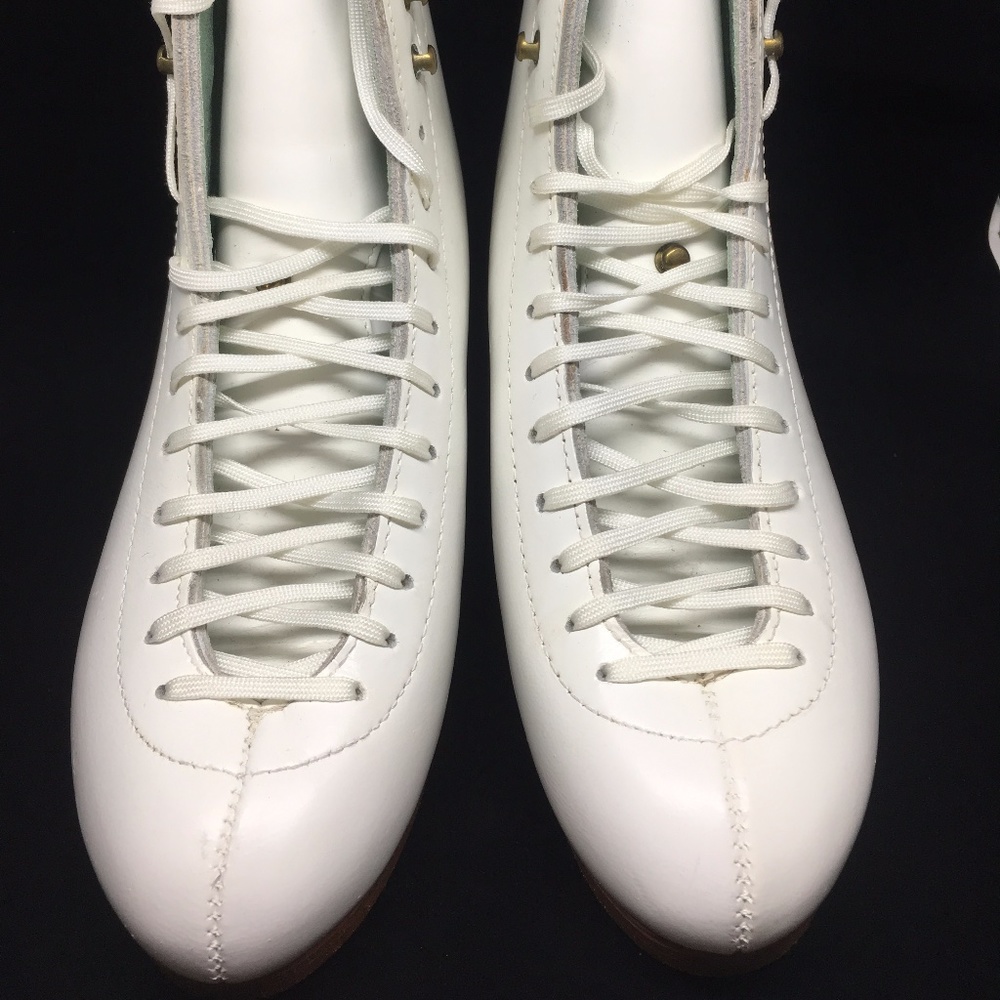 SP TERI ICE SKATES size 6.5 US